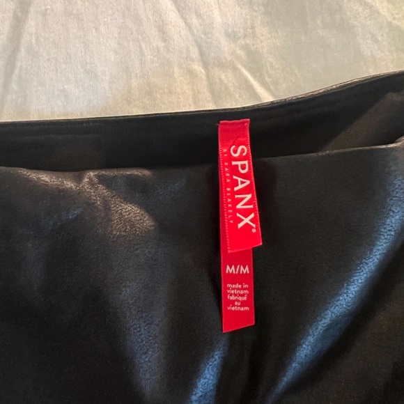 Spanx Faux Leather Moro Leggings. Size M, Regular. Perfect for Fall! - Picture 4 of 7